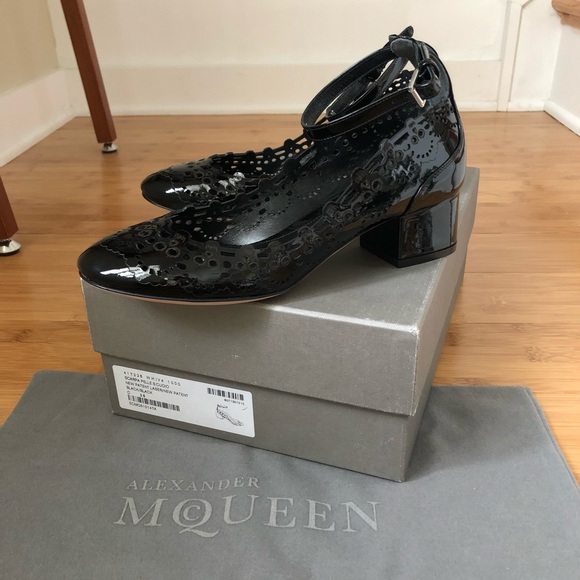 Alexander McQueen Skull Laser Cut Mary Jane Pump - Picture 8 of 8